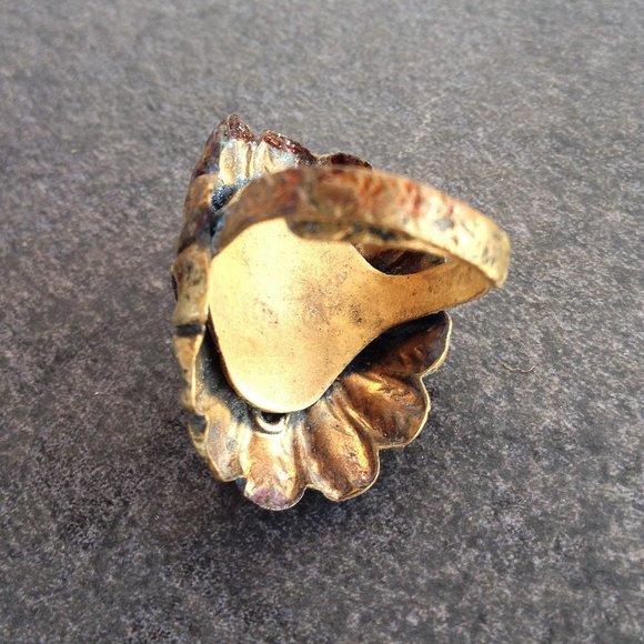 Vintage 20's Fancy Brass Ring - Picture 3 of 8